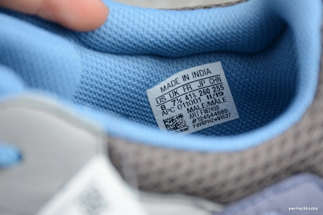 Adidas FW2498 Yeezy Blue Carbon 700 Boost 0724